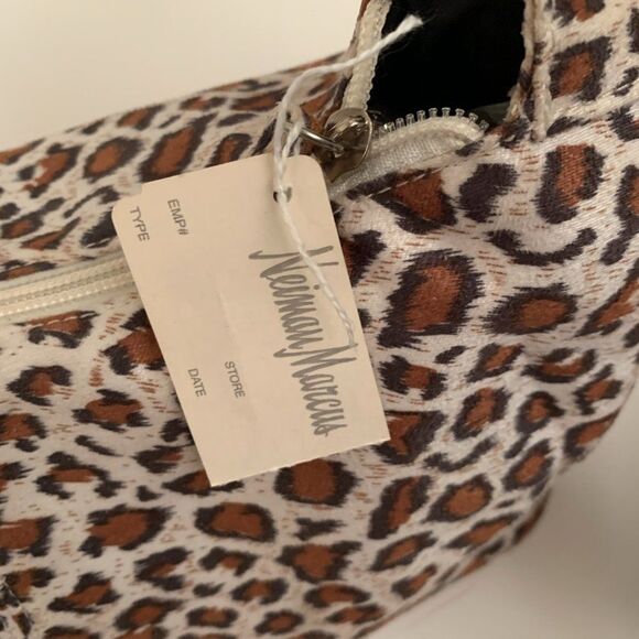 NWT Neiman Marcus HOBO Leopard Print Makeup Bag Cosmetic Purse - Picture 8 of 8